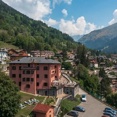 Garni Cristallo Hotel 4*