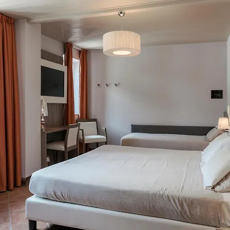 Hotel Garni Cristallo 4*