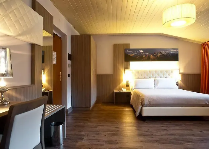 Garni Cristallo Hotel 4*